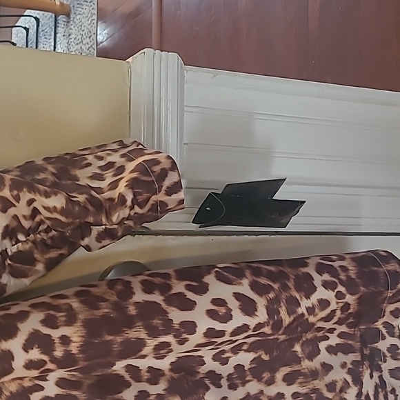 Cute raincoat. Nwt - Picture 3 of 4